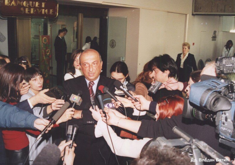 Dr Vladan Batić u vreme obavljanja funkcije ministra pravde, kada je hrabro i oštro ušao u sukob sa koruptivnim pravosuđem i sudijama iz vremena vladavine Slobodana Miloševića